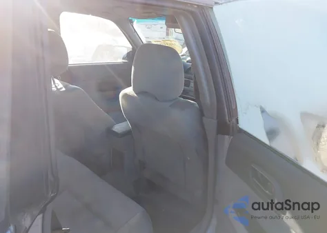 2004 Subaru Forester 2.5X из США, поврежденный, VIN JF1SG63614H727555